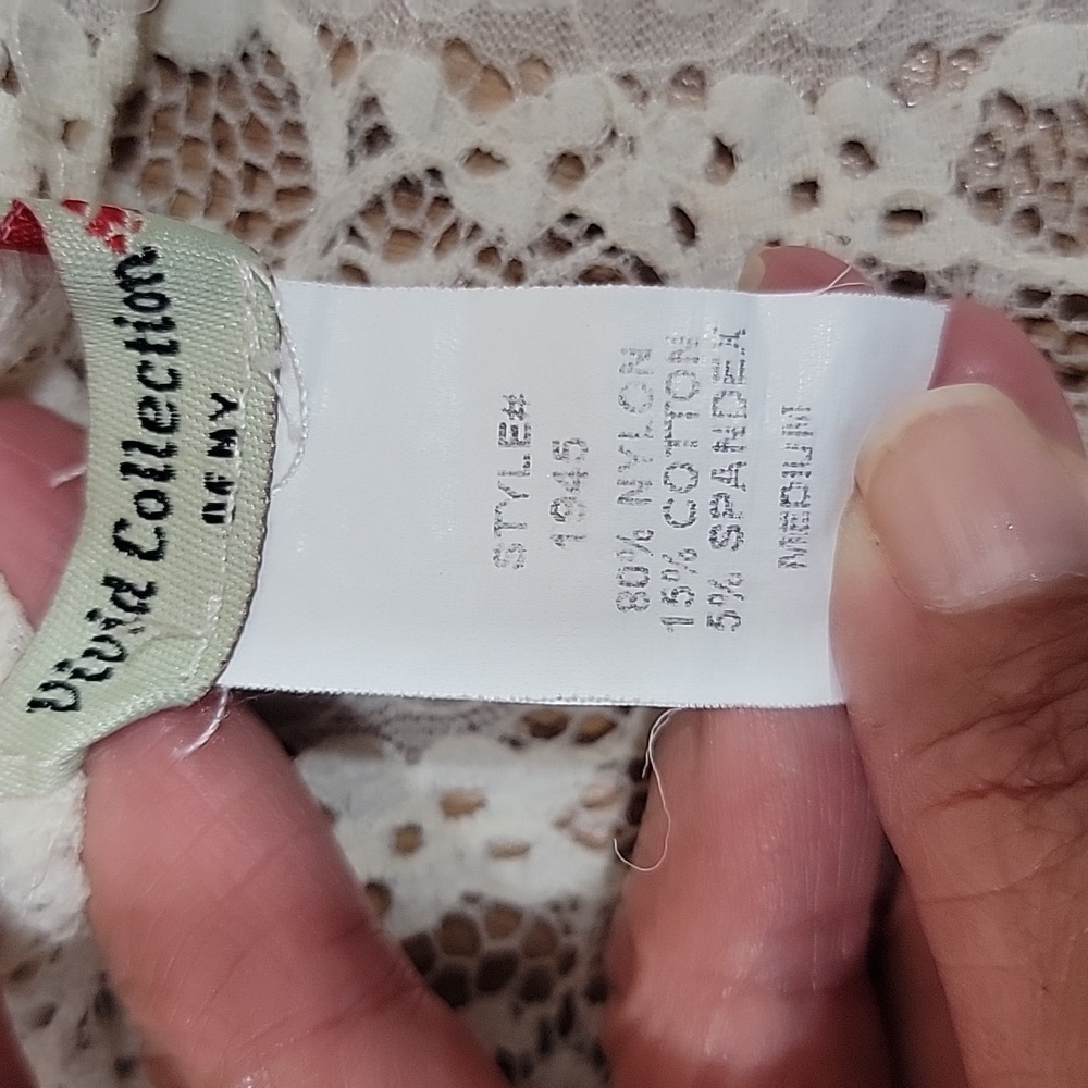 3/$10 *Vivid Co Lace Batwing Blouse - Picture 6 of 10